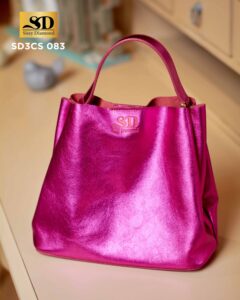 LA MARQUISE — Magenta